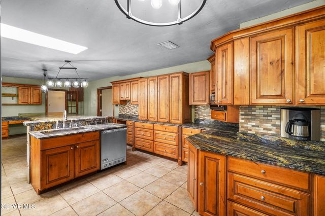 5300 Crawford Road, Santa Teresa, NM 88008
