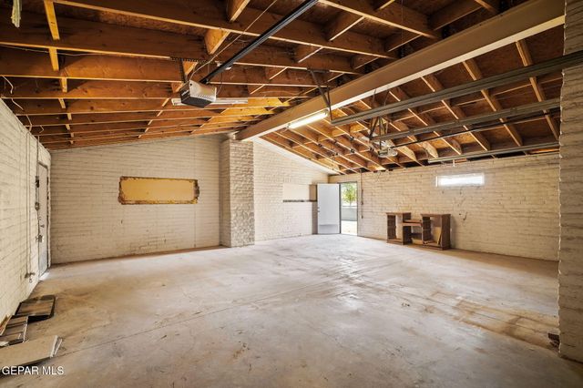 5300 Crawford Road, Santa Teresa, NM 88008