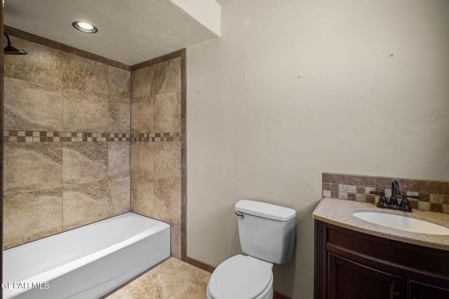 5300 Crawford Road, Santa Teresa, NM 88008