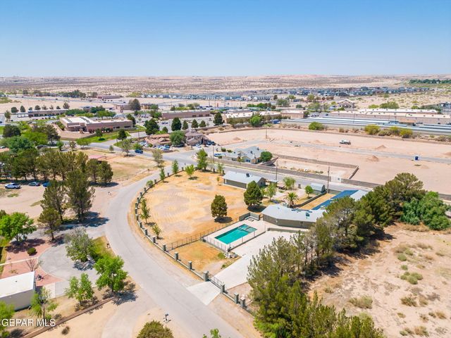 5300 Crawford Road, Santa Teresa, NM 88008