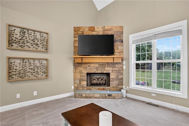 8915 Grove Park Drive, Oak Ridge, NC 27310