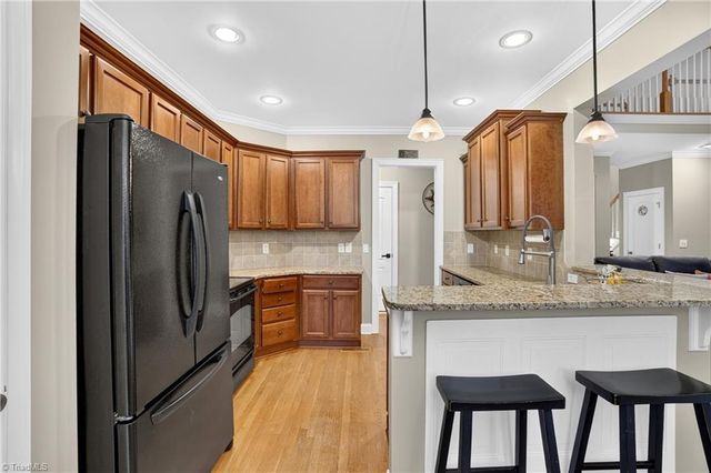 8915 Grove Park Drive, Oak Ridge, NC 27310