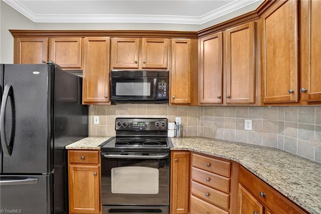 8915 Grove Park Drive, Oak Ridge, NC 27310
