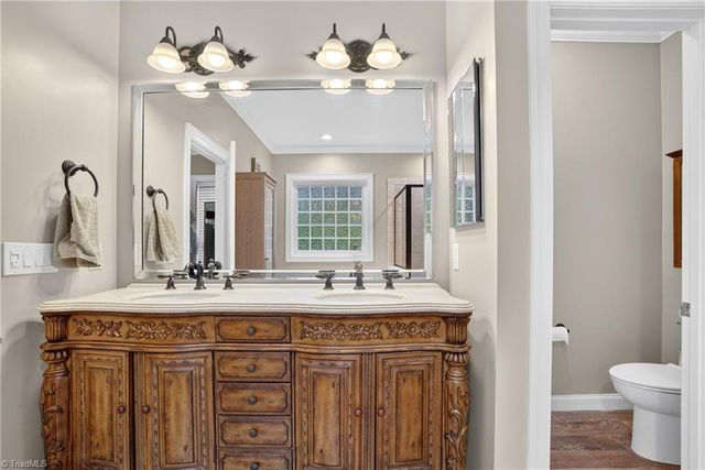 8915 Grove Park Drive, Oak Ridge, NC 27310
