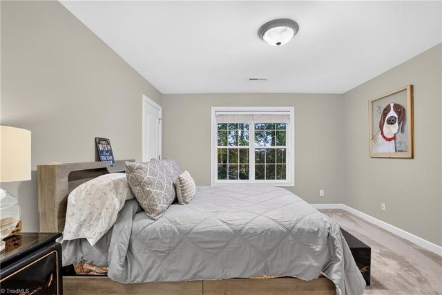 8915 Grove Park Drive, Oak Ridge, NC 27310