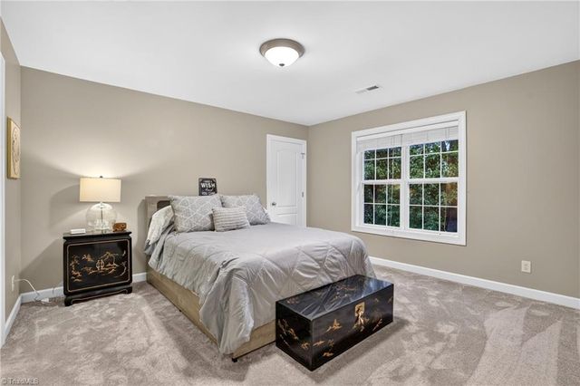 8915 Grove Park Drive, Oak Ridge, NC 27310