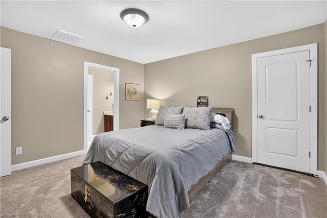 8915 Grove Park Drive, Oak Ridge, NC 27310