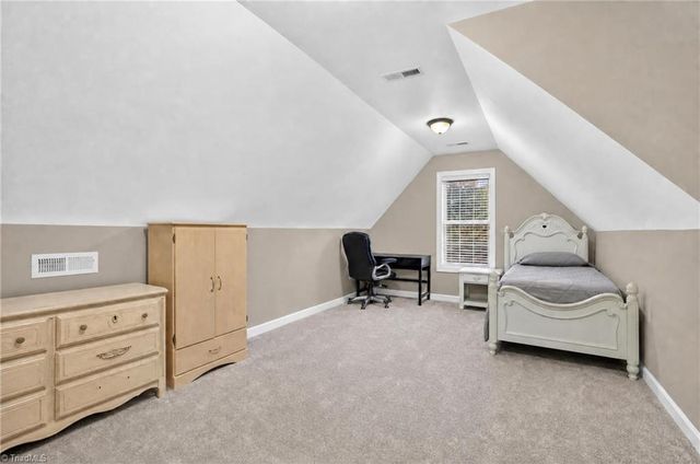 8915 Grove Park Drive, Oak Ridge, NC 27310