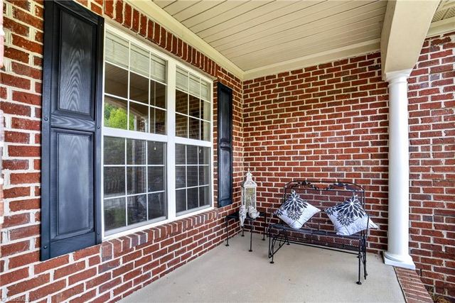 8915 Grove Park Drive, Oak Ridge, NC 27310