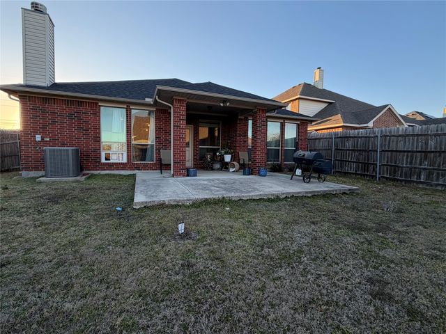 7823 Black Willow Lane, Arlington, TX 76002