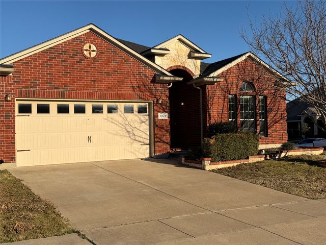 7823 Black Willow Lane, Arlington, TX 76002