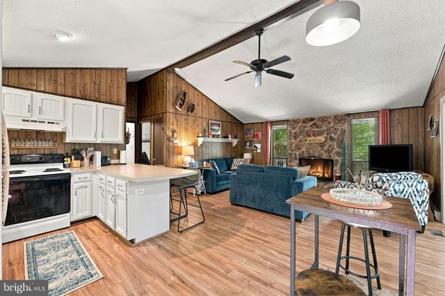 114 SHAWNEE TRL TRL, Hedgesville, WV 25427