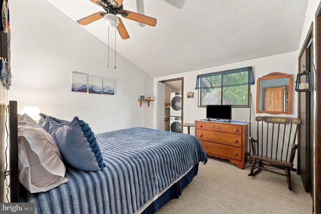114 SHAWNEE TRL TRL, Hedgesville, WV 25427