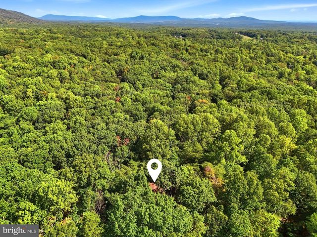 114 SHAWNEE TRL TRL, Hedgesville, WV 25427