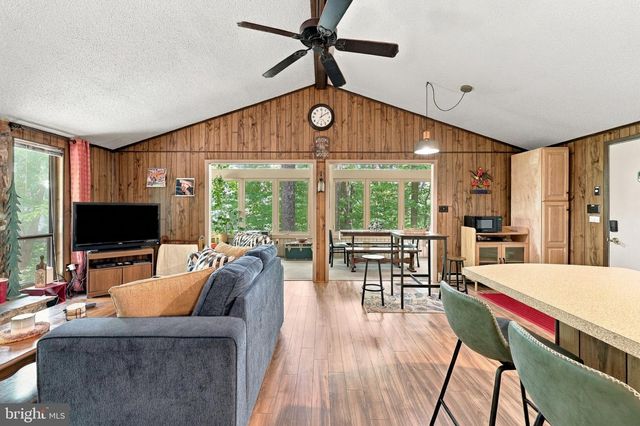 114 SHAWNEE TRL TRL, Hedgesville, WV 25427