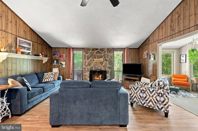 114 SHAWNEE TRL TRL, Hedgesville, WV 25427