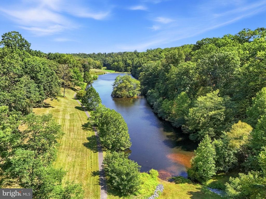 114 SHAWNEE TRL TRL, Hedgesville, WV 25427