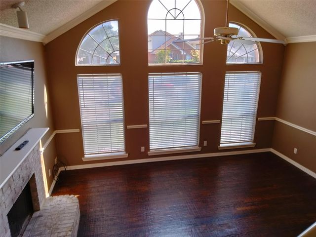2035 Greenview Drive B, Carrollton, TX 75010