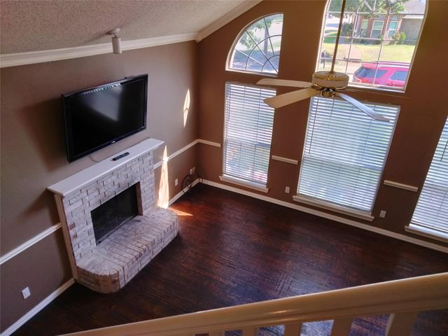 2035 Greenview Drive B, Carrollton, TX 75010