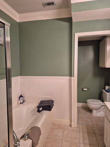 2035 Greenview Drive B, Carrollton, TX 75010
