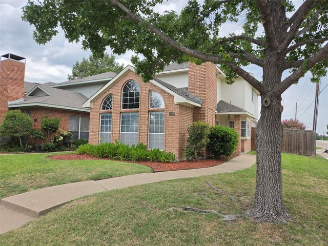 2035 Greenview Drive B, Carrollton, TX 75010