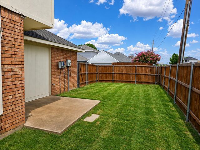 2035 Greenview Drive B, Carrollton, TX 75010