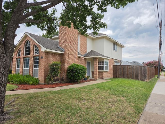 2035 Greenview Drive B, Carrollton, TX 75010