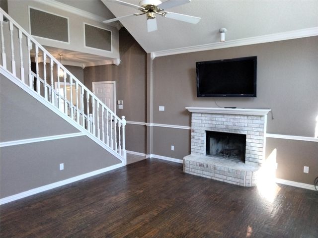 2035 Greenview Drive B, Carrollton, TX 75010