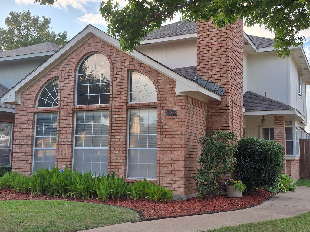 2035 Greenview Drive B, Carrollton, TX 75010