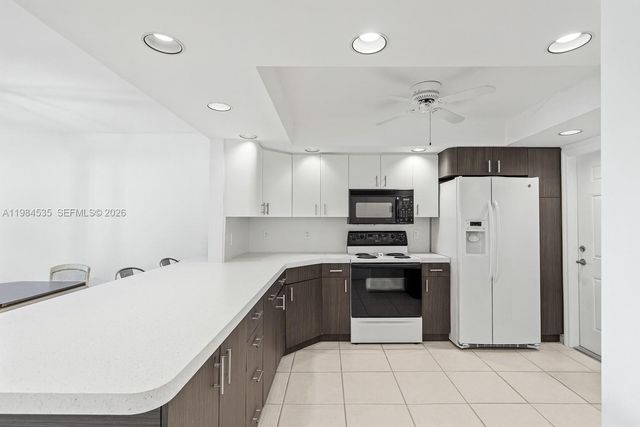 3121 NE 51st St 203E, Fort Lauderdale, FL 33308