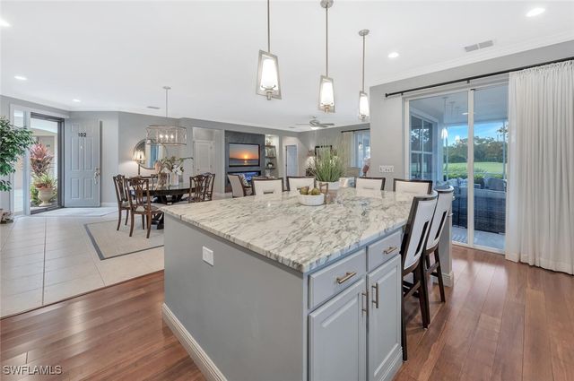 4760 Shinnecock Hills CT 102, Naples, FL 34112
