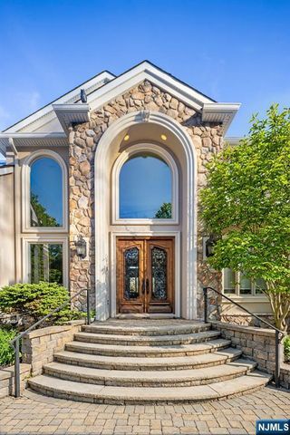 69 Woodland Road, Montvale, NJ 07645