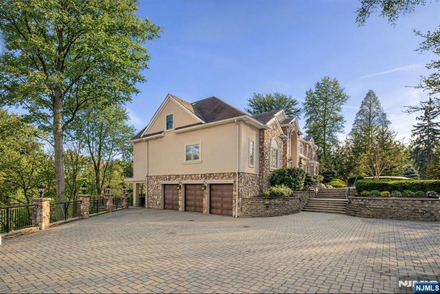 69 Woodland Road, Montvale, NJ 07645