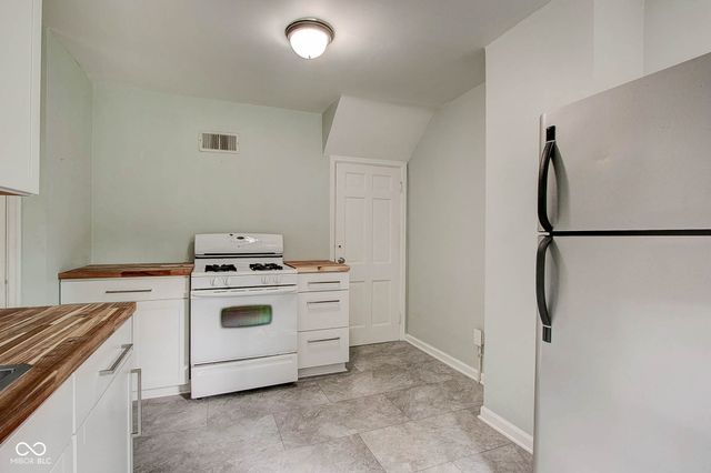 5043 Boulevard Place, Indianapolis, IN 46208