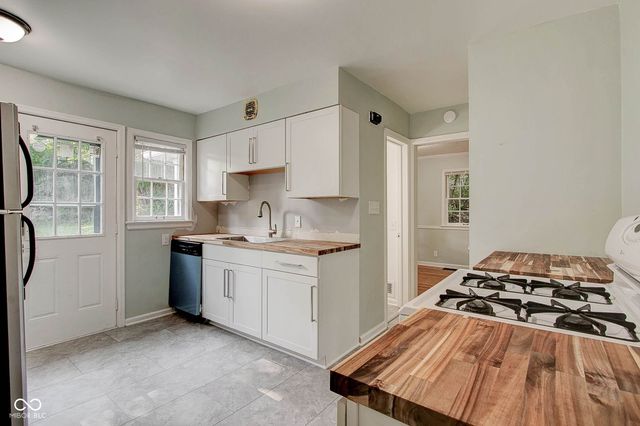 5043 Boulevard Place, Indianapolis, IN 46208