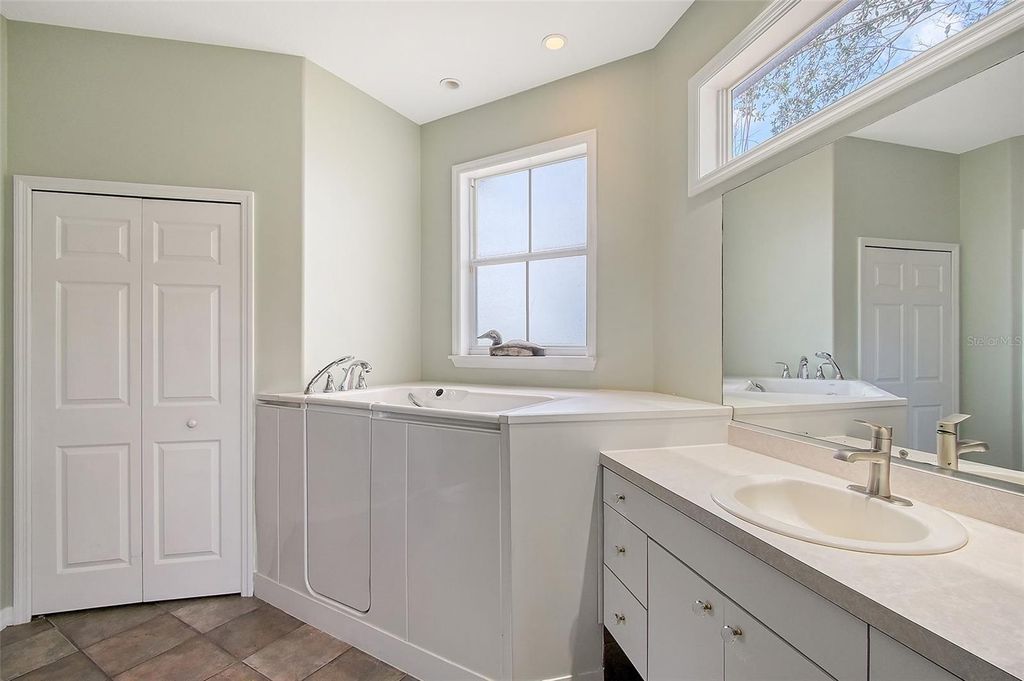 Image 38 of property listing at 7108 229TH STREET E, Bradenton, FL 34211