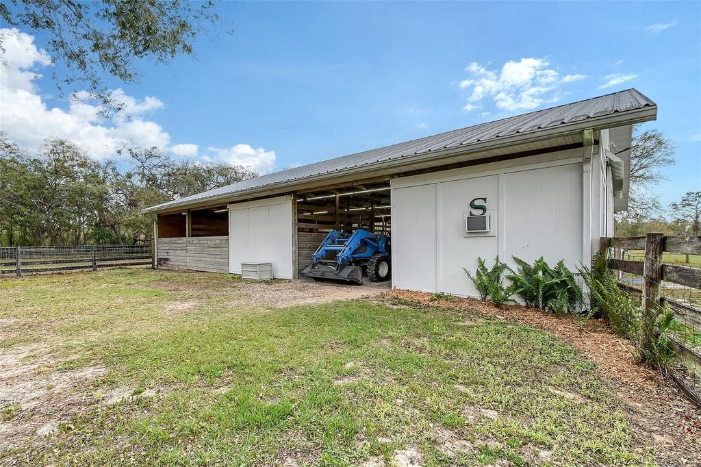 Image 50 of property listing at 7108 229TH STREET E, Bradenton, FL 34211