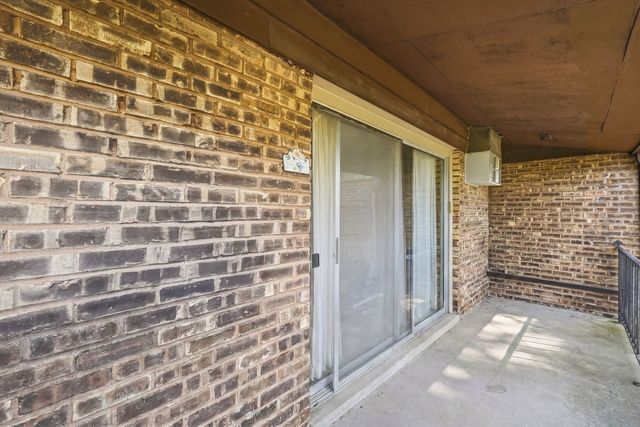 2512 Waterbury Drive 705, Woodridge, IL 60517