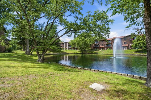 2512 Waterbury Drive 705, Woodridge, IL 60517