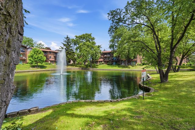 2512 Waterbury Drive 705, Woodridge, IL 60517