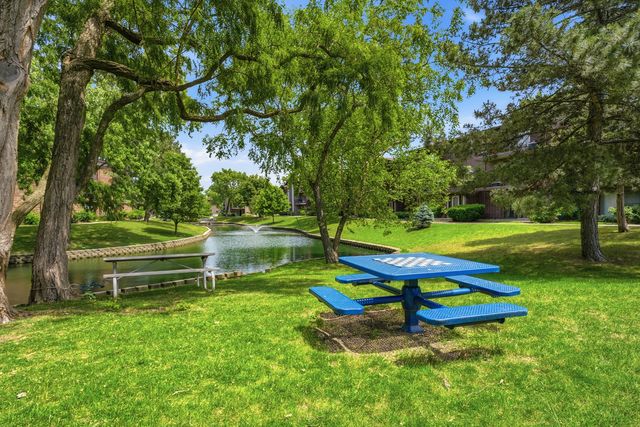 2512 Waterbury Drive 705, Woodridge, IL 60517