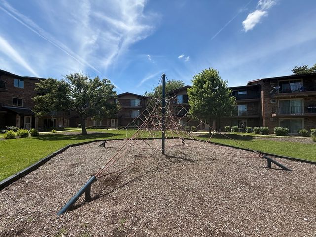2512 Waterbury Drive 705, Woodridge, IL 60517