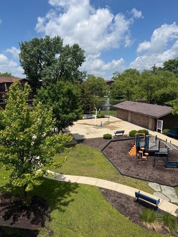2512 Waterbury Drive 705, Woodridge, IL 60517
