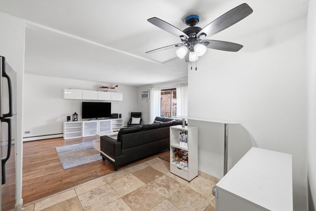 2512 Waterbury Drive 705, Woodridge, IL 60517