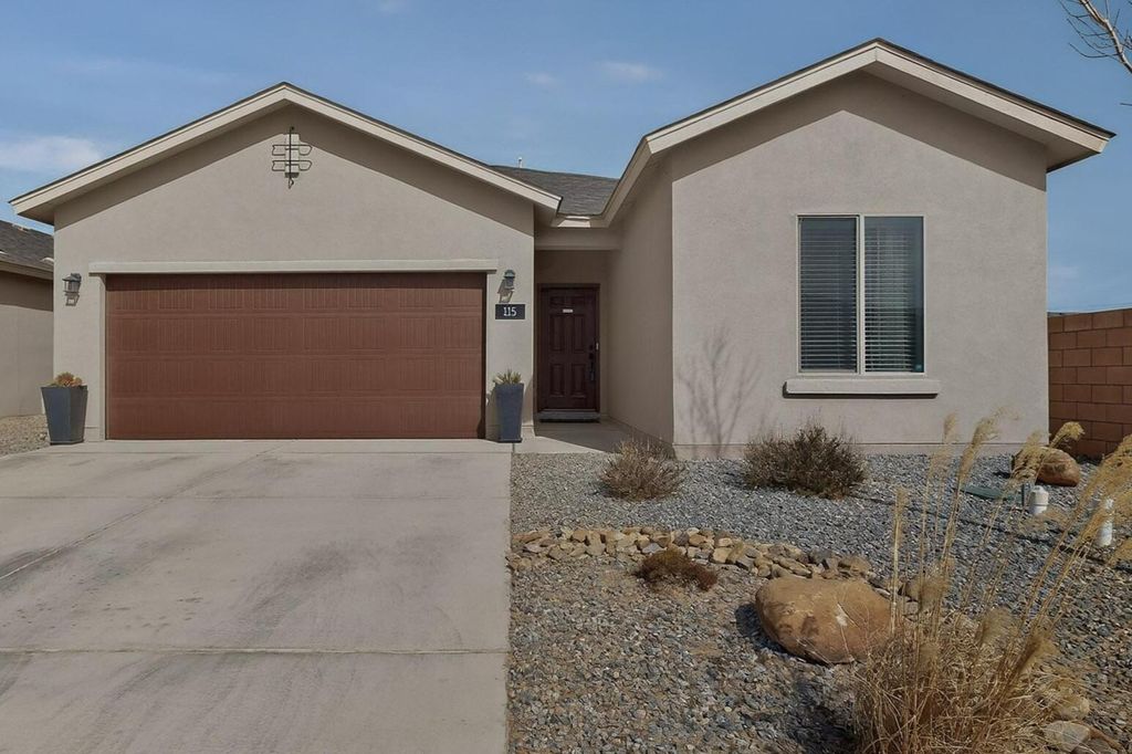 115 Prism Avenue SW, Rio Rancho, NM 87124