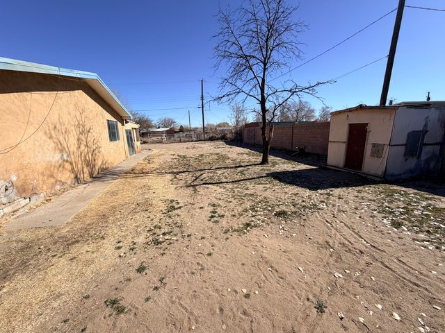 5732 Wood Road SW, Albuquerque, NM 87105