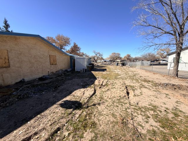 5732 Wood Road SW, Albuquerque, NM 87105