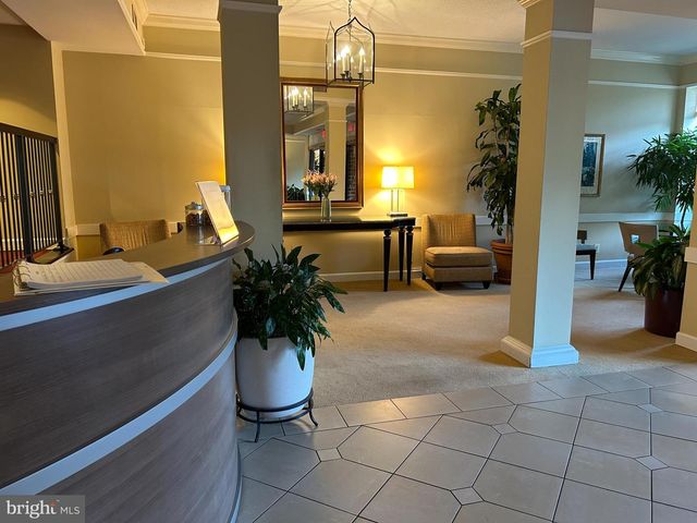 2100 LANGSTON BLVD #201, Arlington, VA 22201