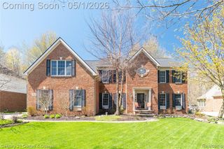 25599 Hillsdale Drive, Novi, MI 48374