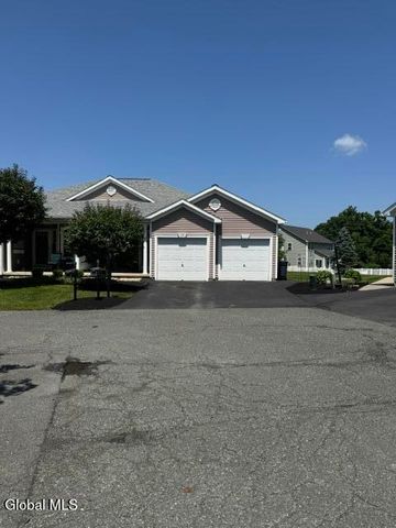 15 Patroon Pointe Drive, Rensselaer, NY 12144